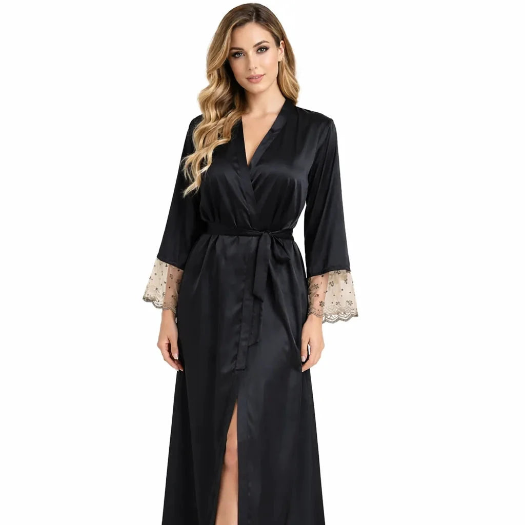 Les Secrets de Léa – Kimono satinée noire à dentelle – Sumaki - LSDLBoutique