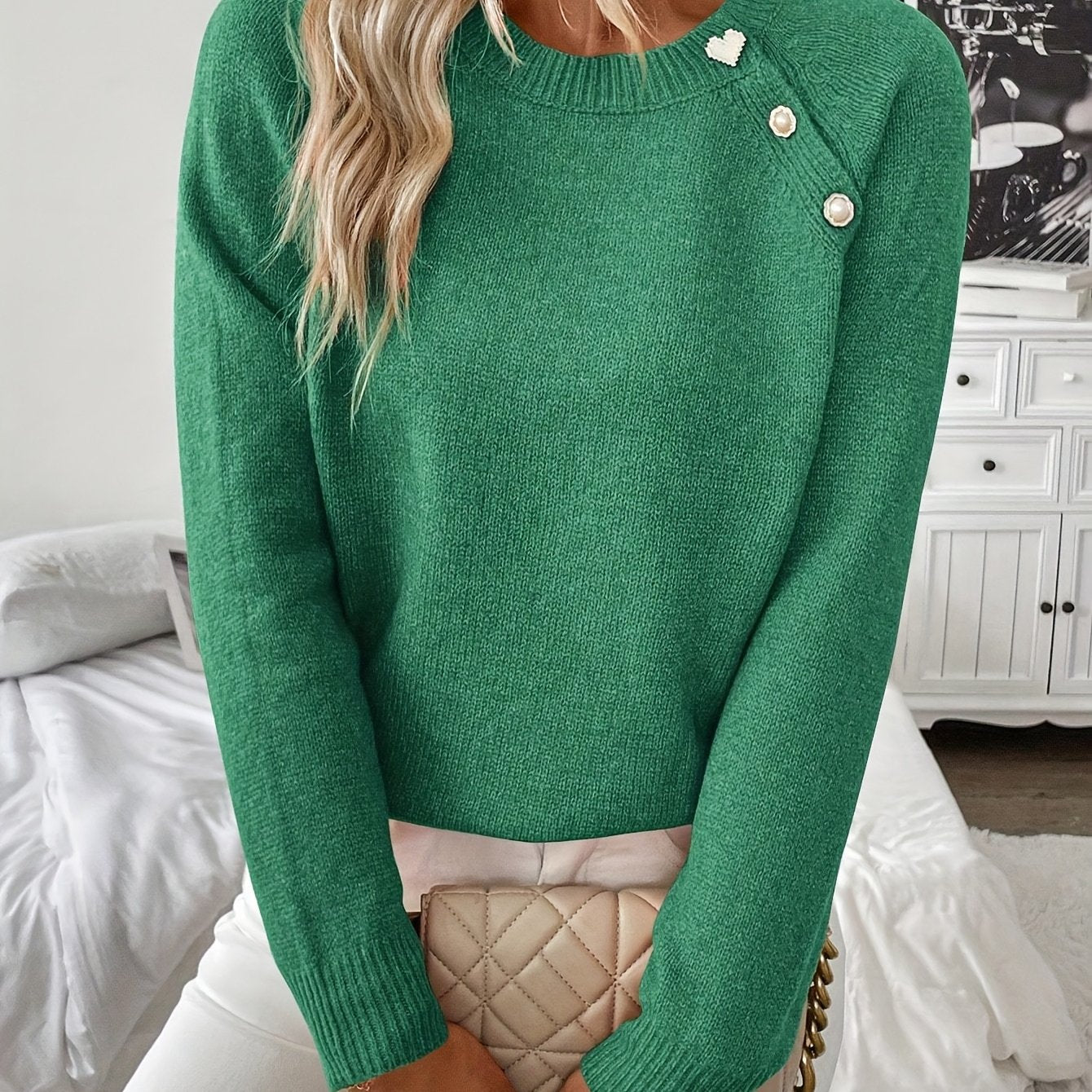 Pull Femme Asymétrique Épaule Dénudée Col Rond Boutonné Maille Stretch Chaud Automne Hiver Élégant by LSDLBoutique.ch