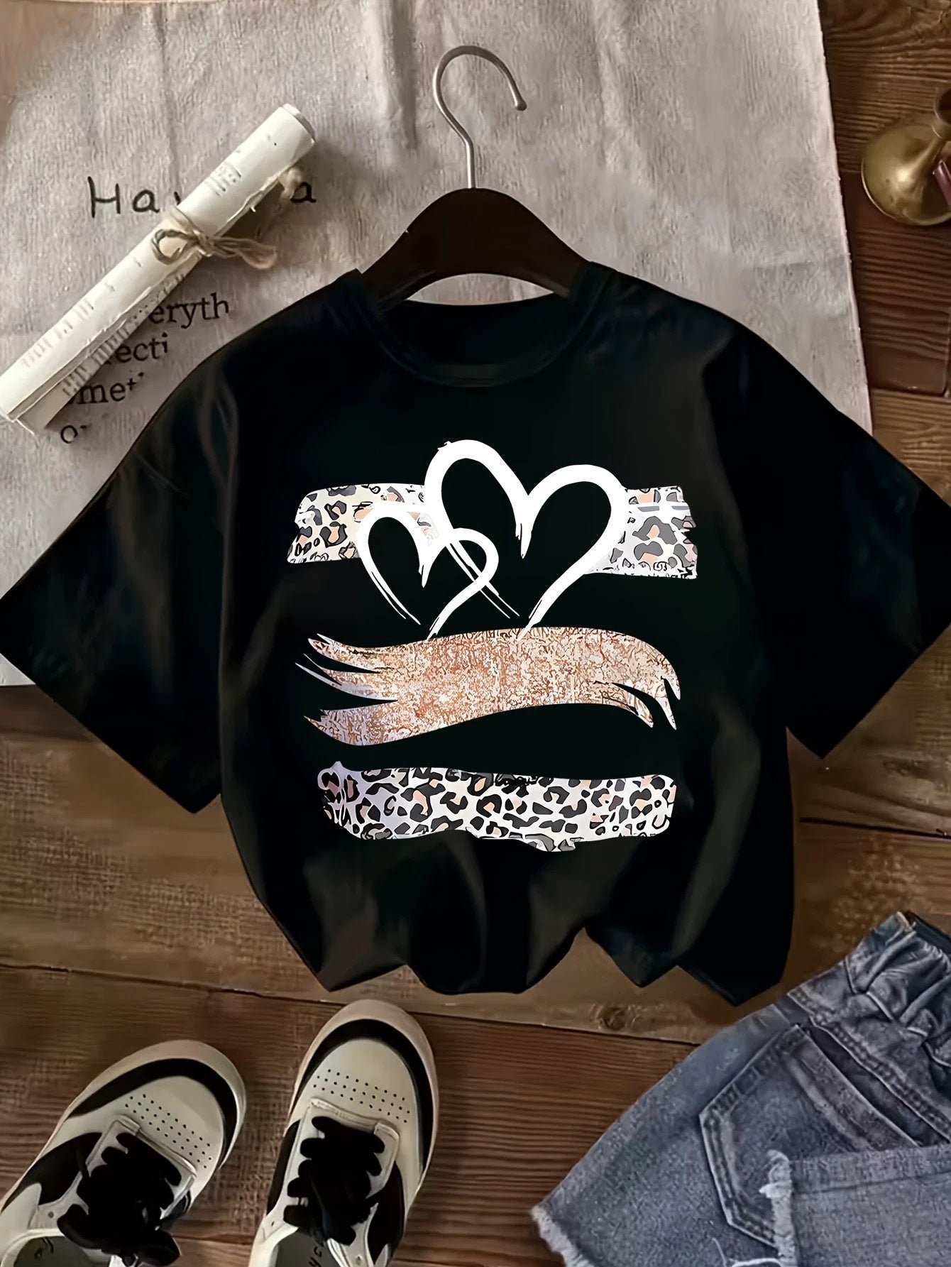 Set mit 3 Mädchen-T-Shirts mit Herz-Leopardenmuster in Schwarz, Rosa und Weiß