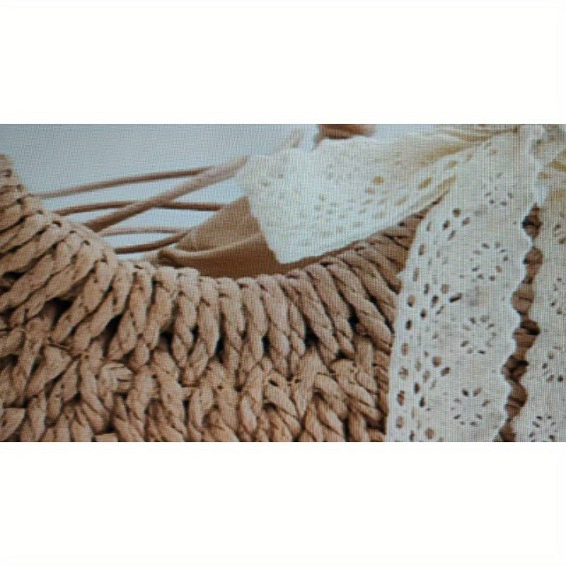 Trendy Mini Straw Crossbody Bag with Decorative Tassel, Handwoven Hollow Design for Summer Wear, Detachable Shoulder Strap, Lined for Easy Practicality, SendpiSTIL by LSDLBoutique.ch