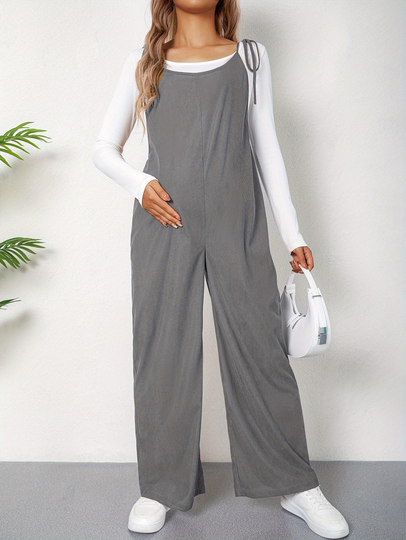 Combinaison Grossesse Femme Taille Haute Avec Bretelles Et Noeud Ample Confort Et Élégance by LSDLBoutique.ch