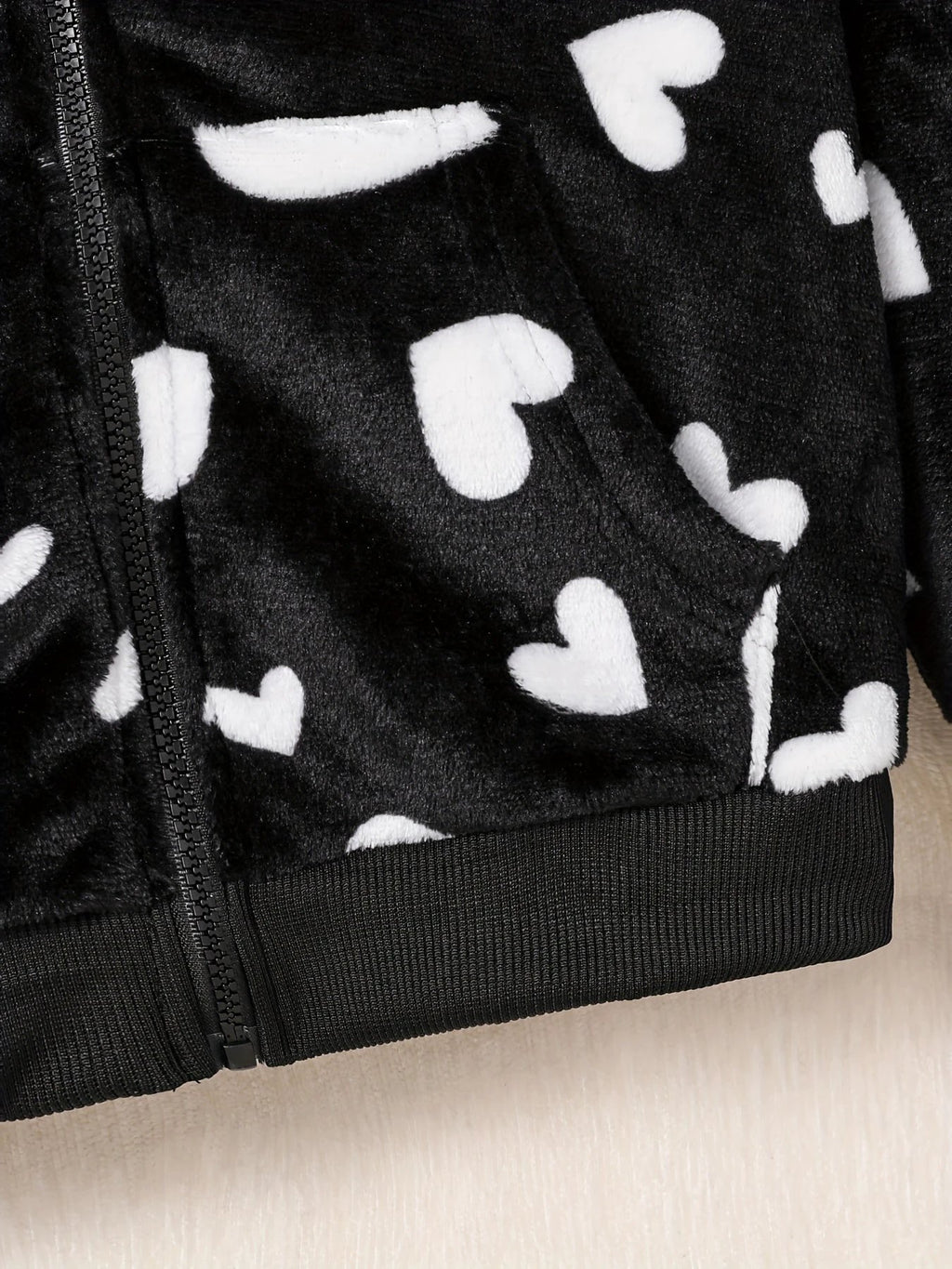 Kapuzenstrickjacke mit Herzmuster und Reißverschluss