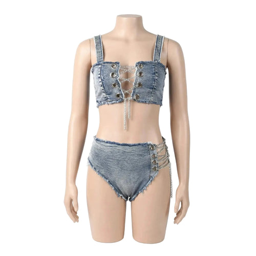 Maillot bikini denim Jenna – haut lacé argenté et bas à chaînes sur denim bleu clair, LSDLBoutique