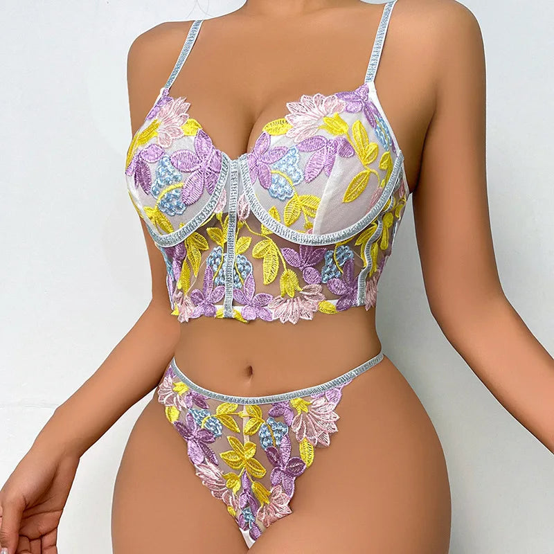 Léa's Secrets Set aus transparentem, rückenfreiem BH mit floralem Netzmuster