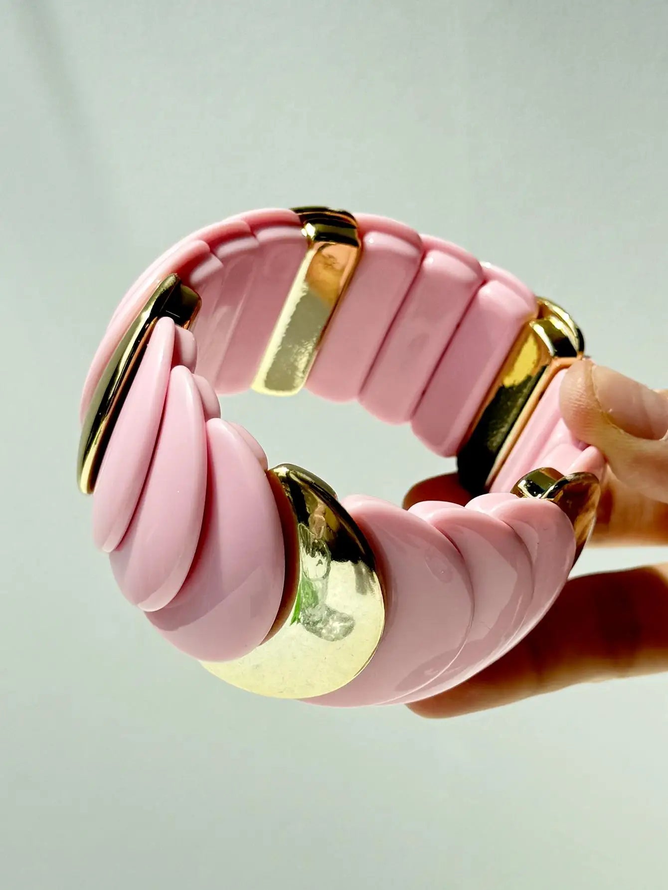 Bracelet en résine géométrique – Motifs transparents et brillants – Collection été