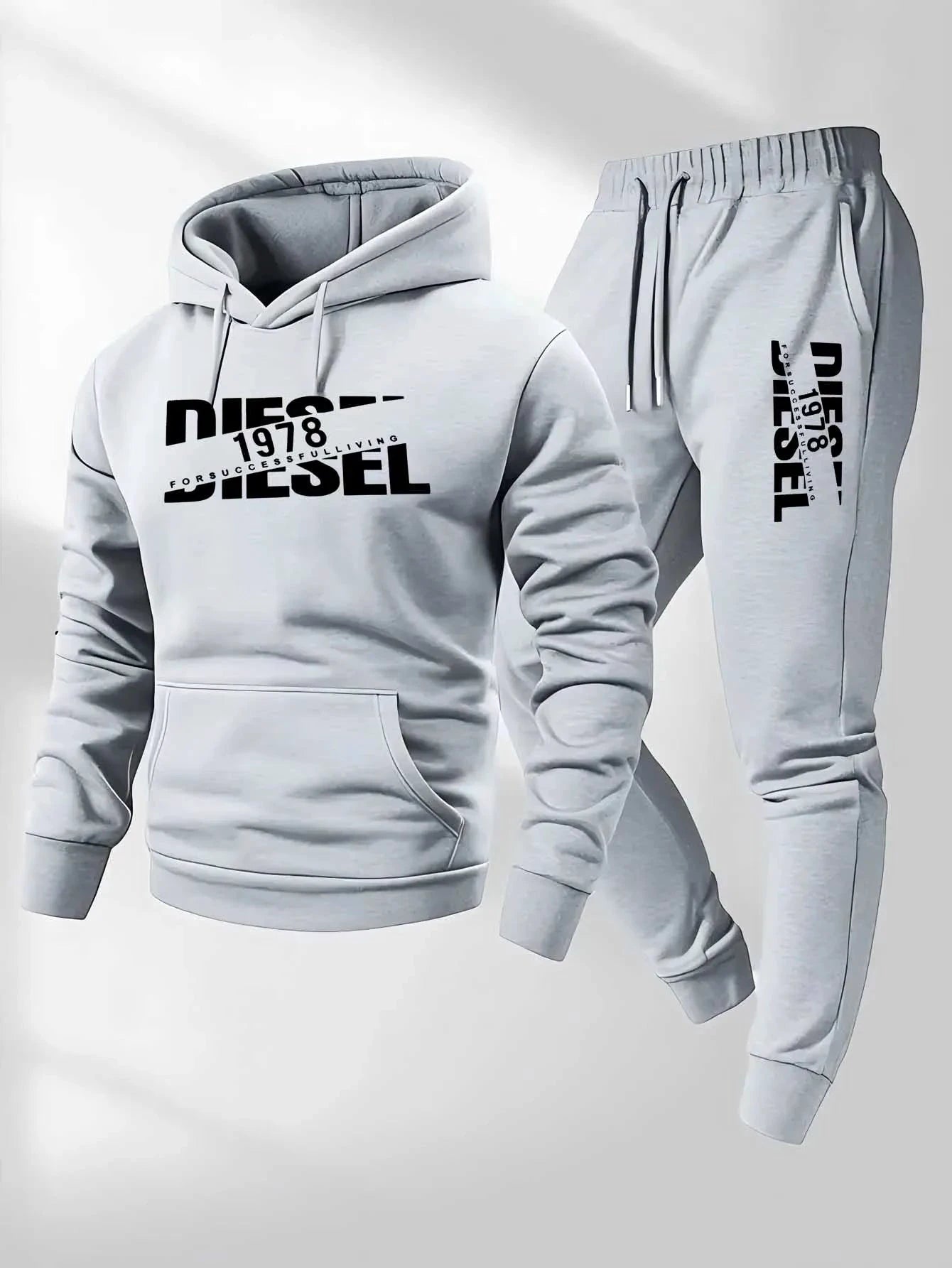 Zweiteiliges Set aus hellgrauem Hoodie und Hose von Diesel