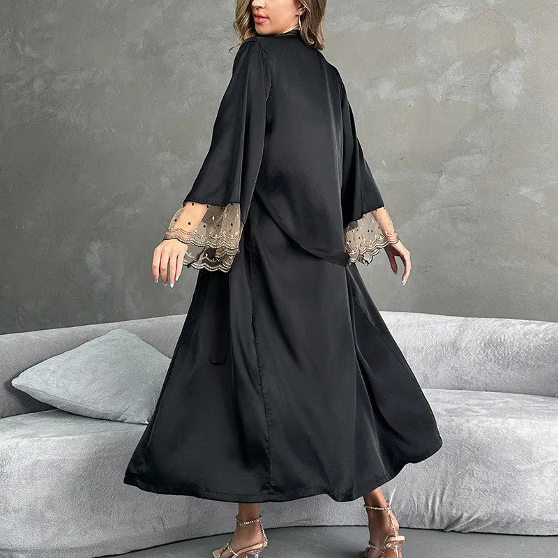 Schwarzes Satin-Nachthemd von Niuniushow mit V-Ausschnitt und langen Spitzenärmeln