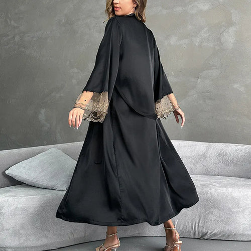 Schwarzes Satin-Nachthemd von Niuniushow mit V-Ausschnitt und langen Spitzenärmeln