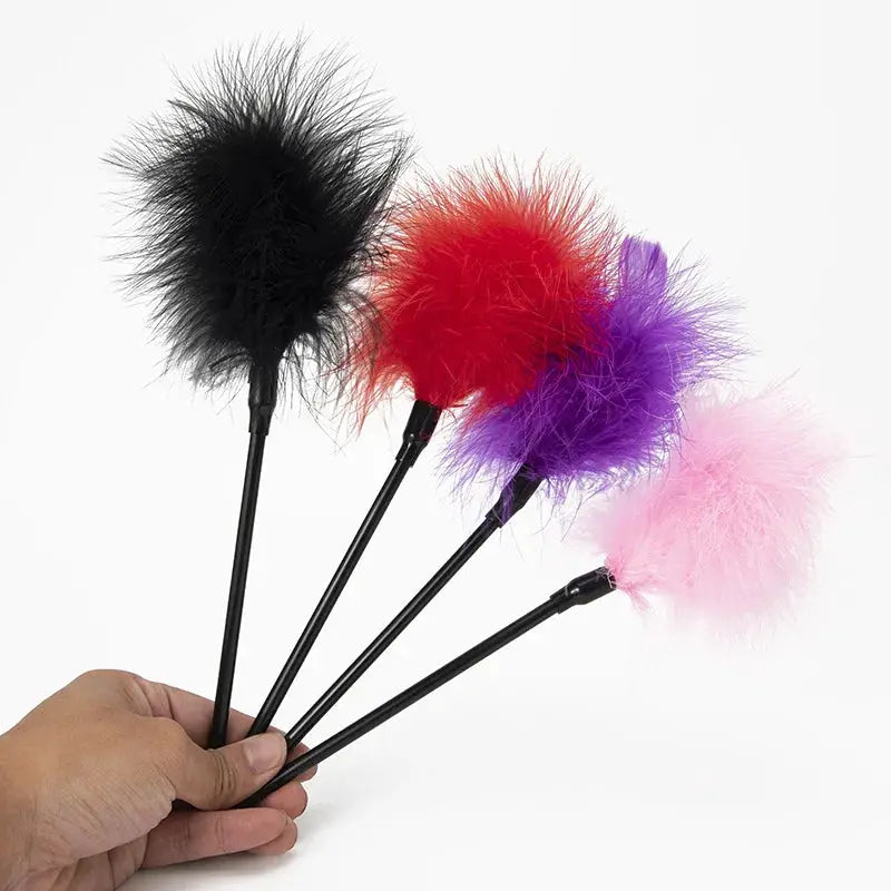 Chatouille en plumes – Accessoire de jeu sensoriel
