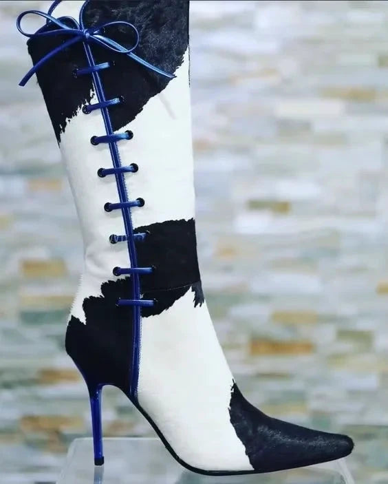 Halbhohe Stiefel, weißes und schwarzes Leder, seitlicher Reißverschluss, blau