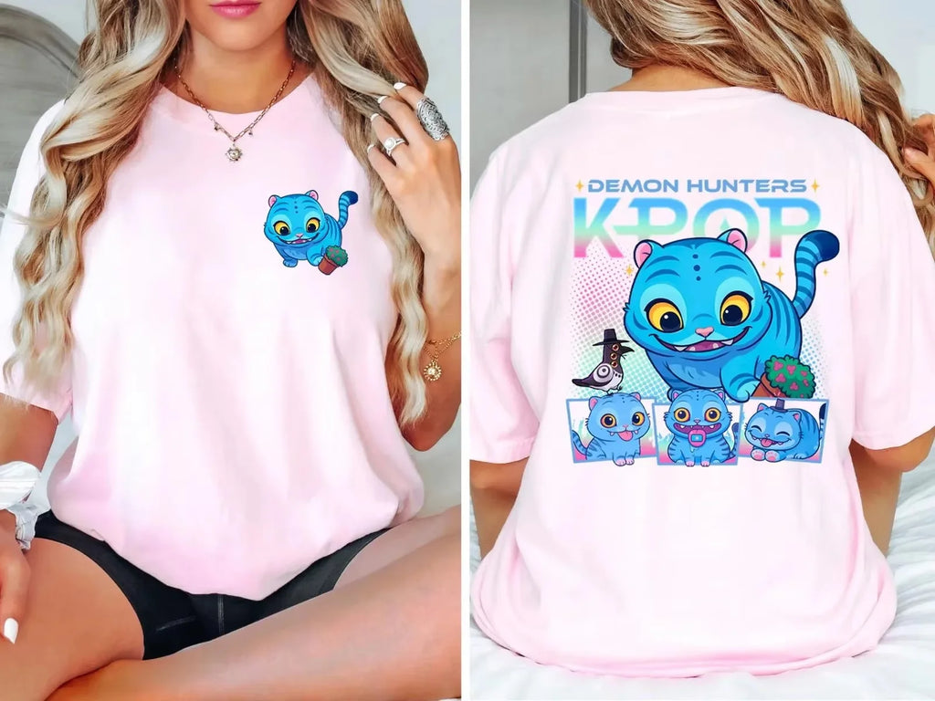 2025 KPop Demon Hunters T-shirt graphique noir mignon Demon Hunters T-shirt avec haut léger à col rond d'été pour les fans de K-Pop by LSDLBoutique.ch