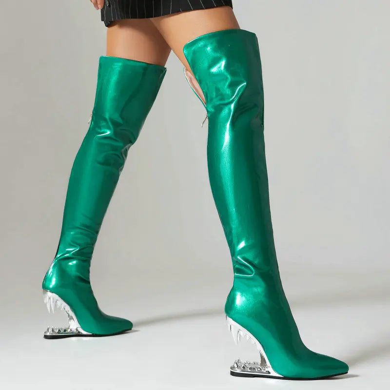 Damen-Oberschenkelstiefel, kniehoch, weit geschnitten, mit Tigerhai-Zähnen