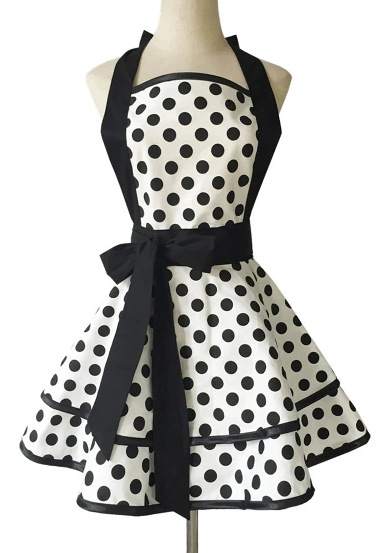 Hübsche ärmellose Küchenschürze aus Baumwolle mit verschiedenen Mustern