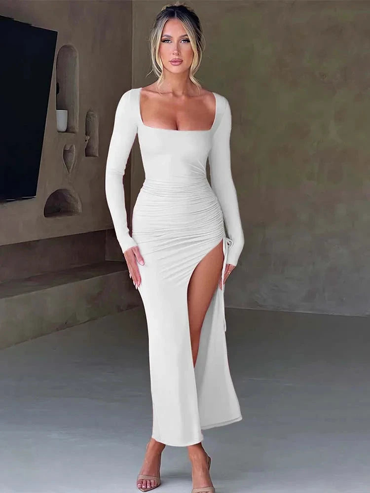 Elegantes schwarzes langes Kleid mit gerafftem eckigem Ausschnitt