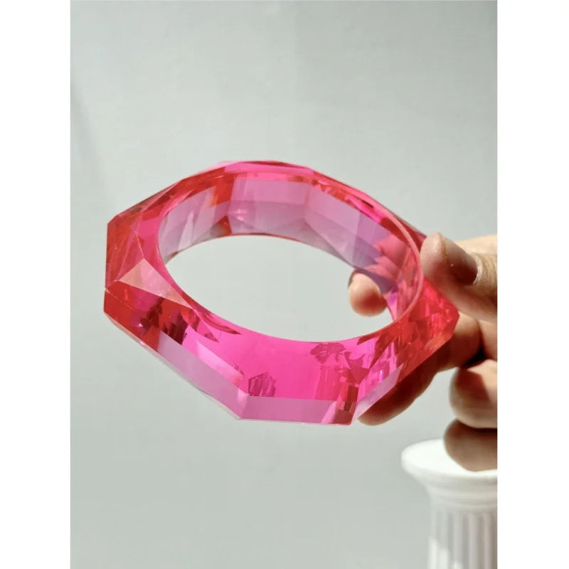 Bracelet en résine géométrique – Motifs transparents et brillants – Collection été
