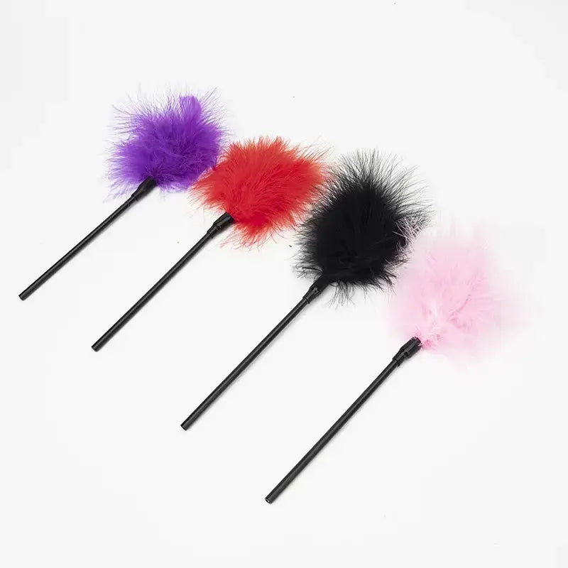 Chatouille en plumes – Accessoire de jeu sensoriel