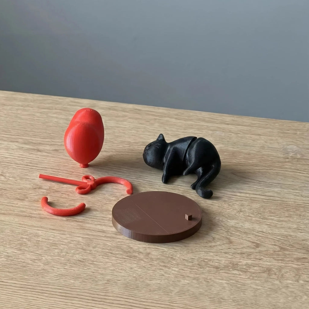Figurine chat flottant avec ballon coeur – Décoration romantique de bureau et maison