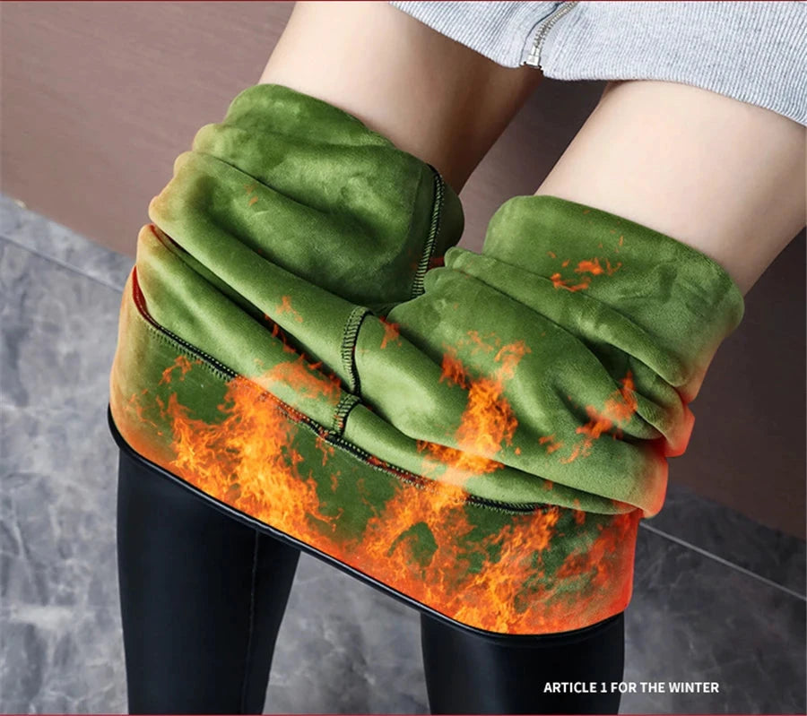 Schwarze Leggings aus hochgeschnittenem PU-Leder mit Fleecefutter