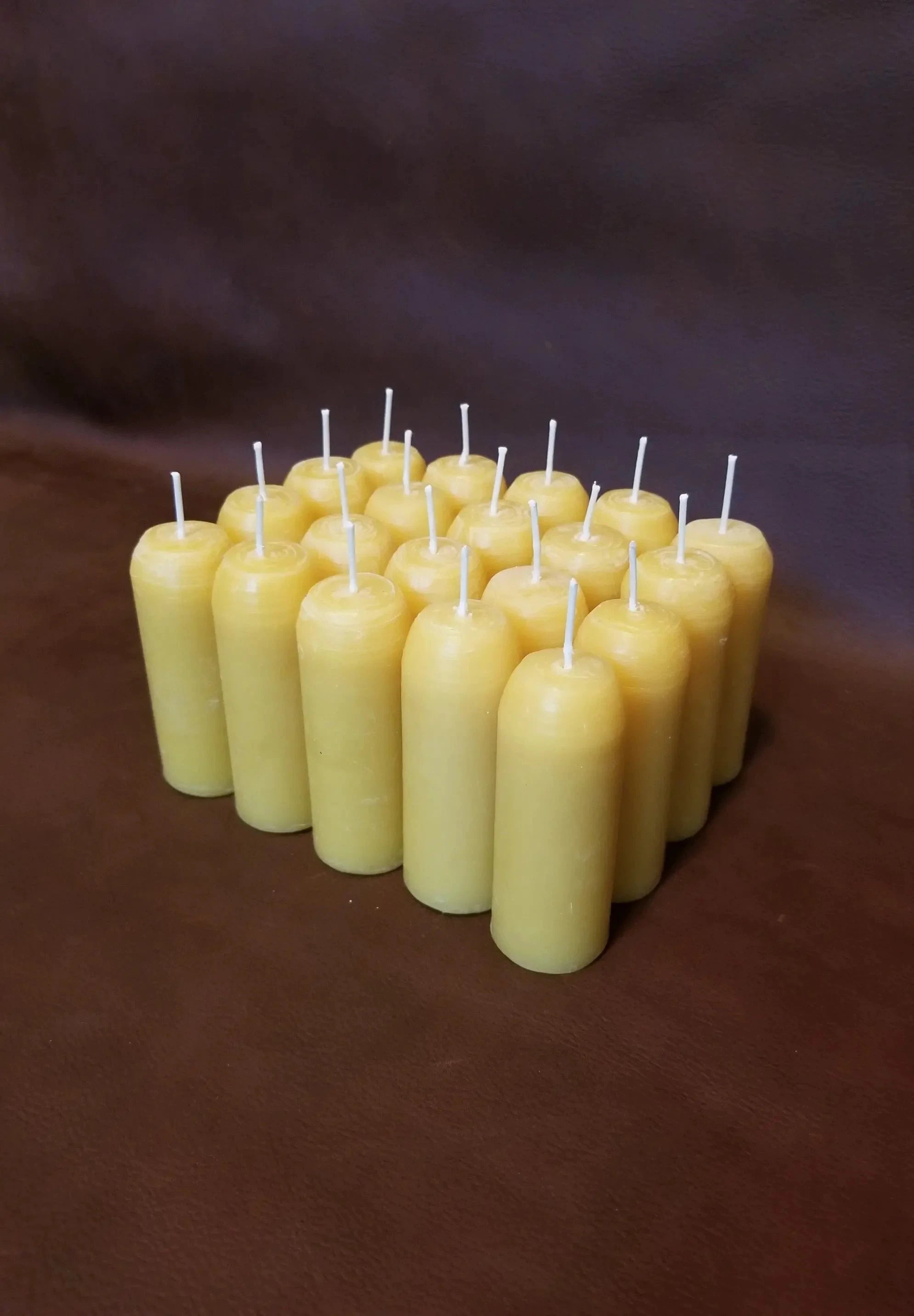 KAPPHERIS Handgefertigte, unparfümierte Bienenwachskerze