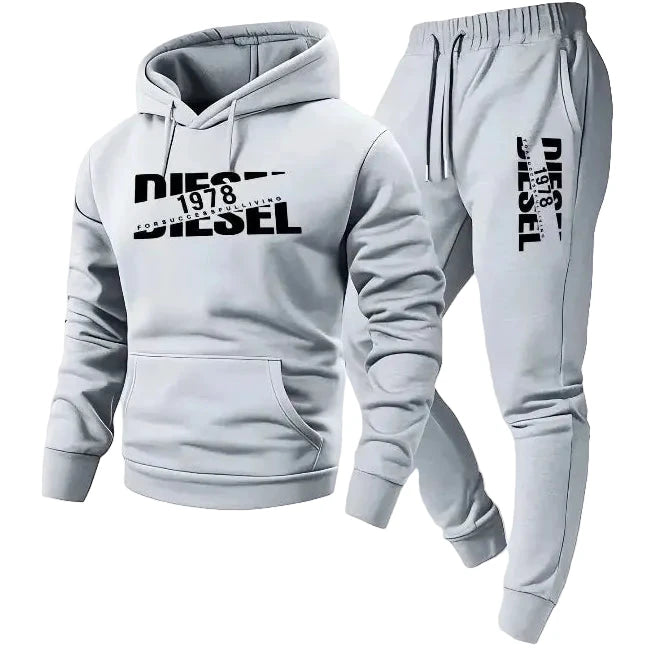 Zweiteiliges Set aus hellgrauem Hoodie und Hose von Diesel