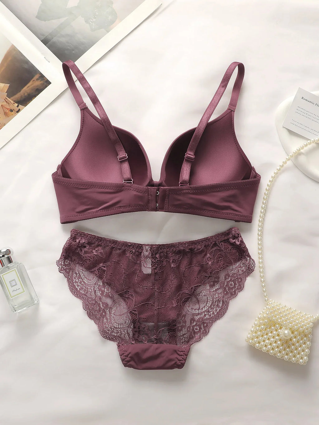 Léa's Secrets kabelloses Spitzen-Dessous, Mauve