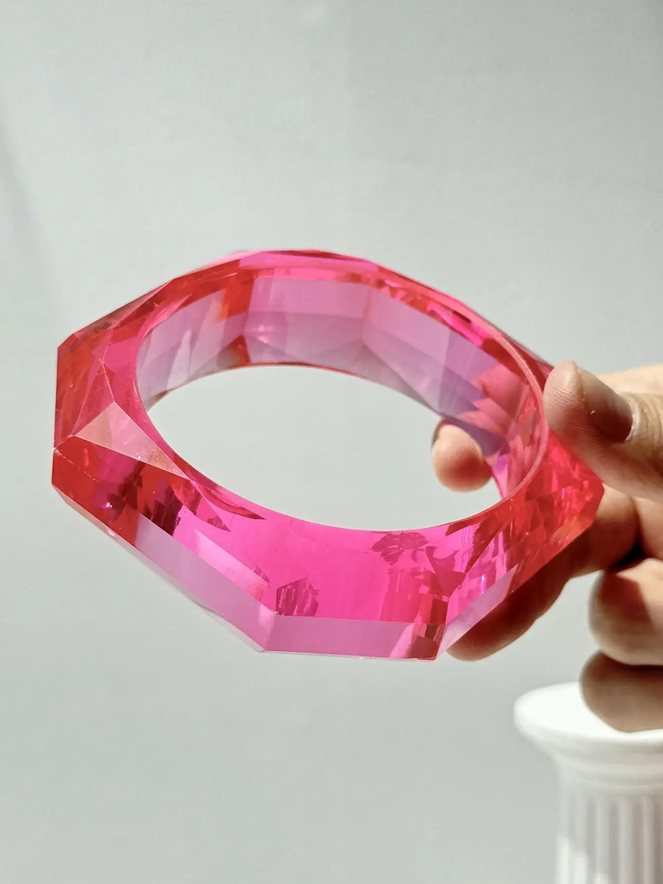 Bracelet en résine géométrique – Motifs transparents et brillants – Collection été
