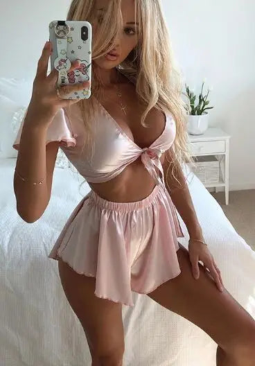 Léas Geheimnisse Offenes rosa Satin-Dessous-Set