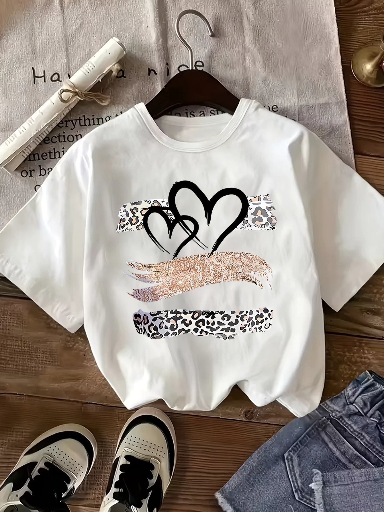 Set mit 3 Mädchen-T-Shirts mit Herz-Leopardenmuster in Schwarz, Rosa und Weiß