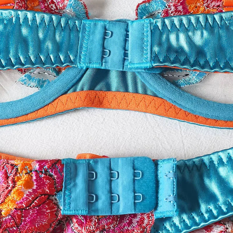 Ensemble lingerie dentelle florale brodée 3 pièces Vahinée, bleu turquoise et orange