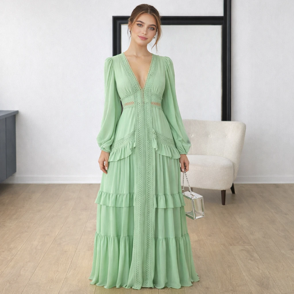 Robe longue ajourée col V taille empire manches lanternes